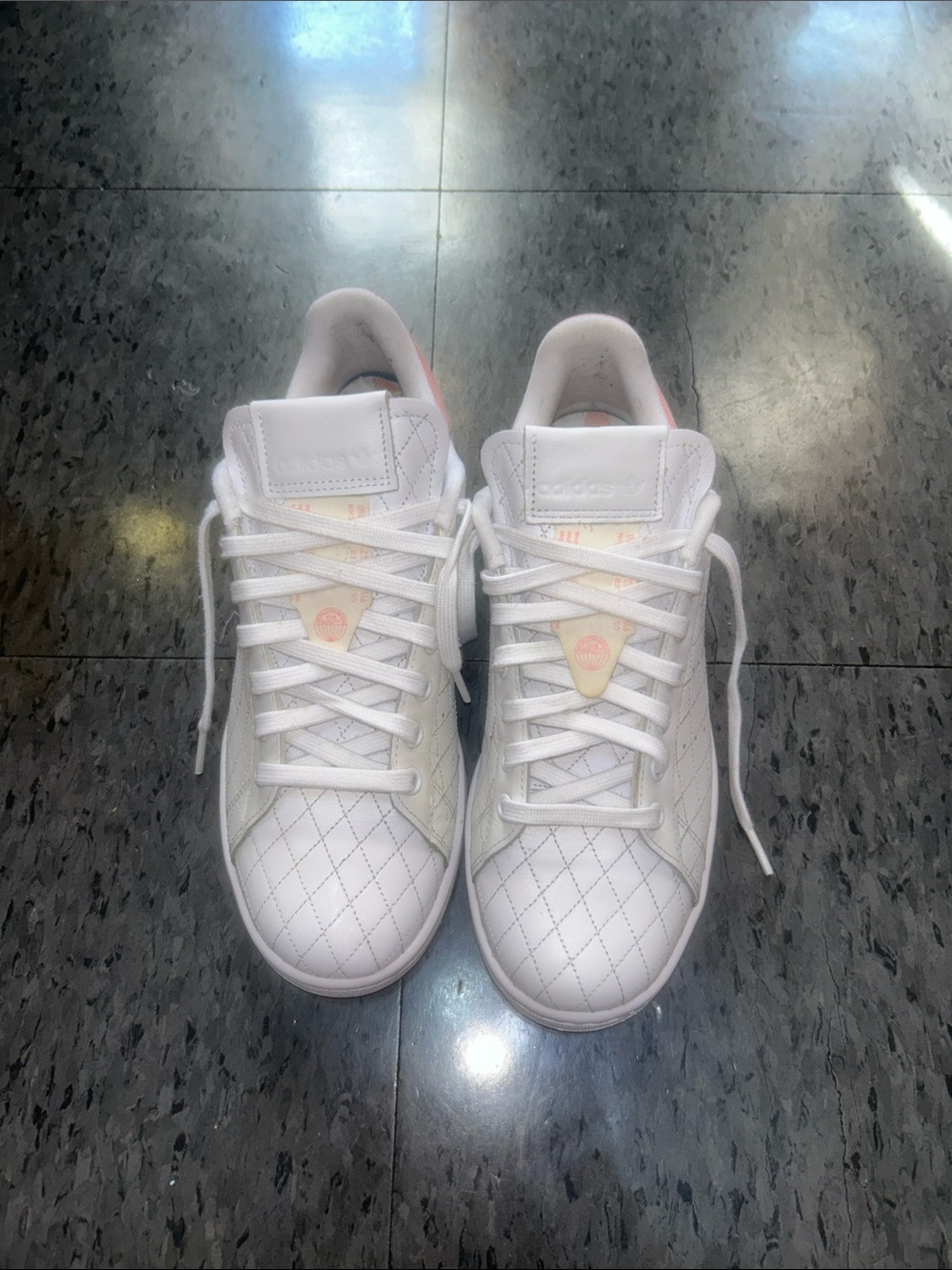 Adidas White Quilted Women’s Sneakers with Pink Accent - Picture 4 of 10